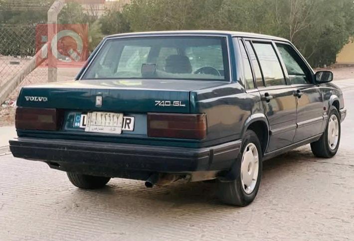 فولفو 740